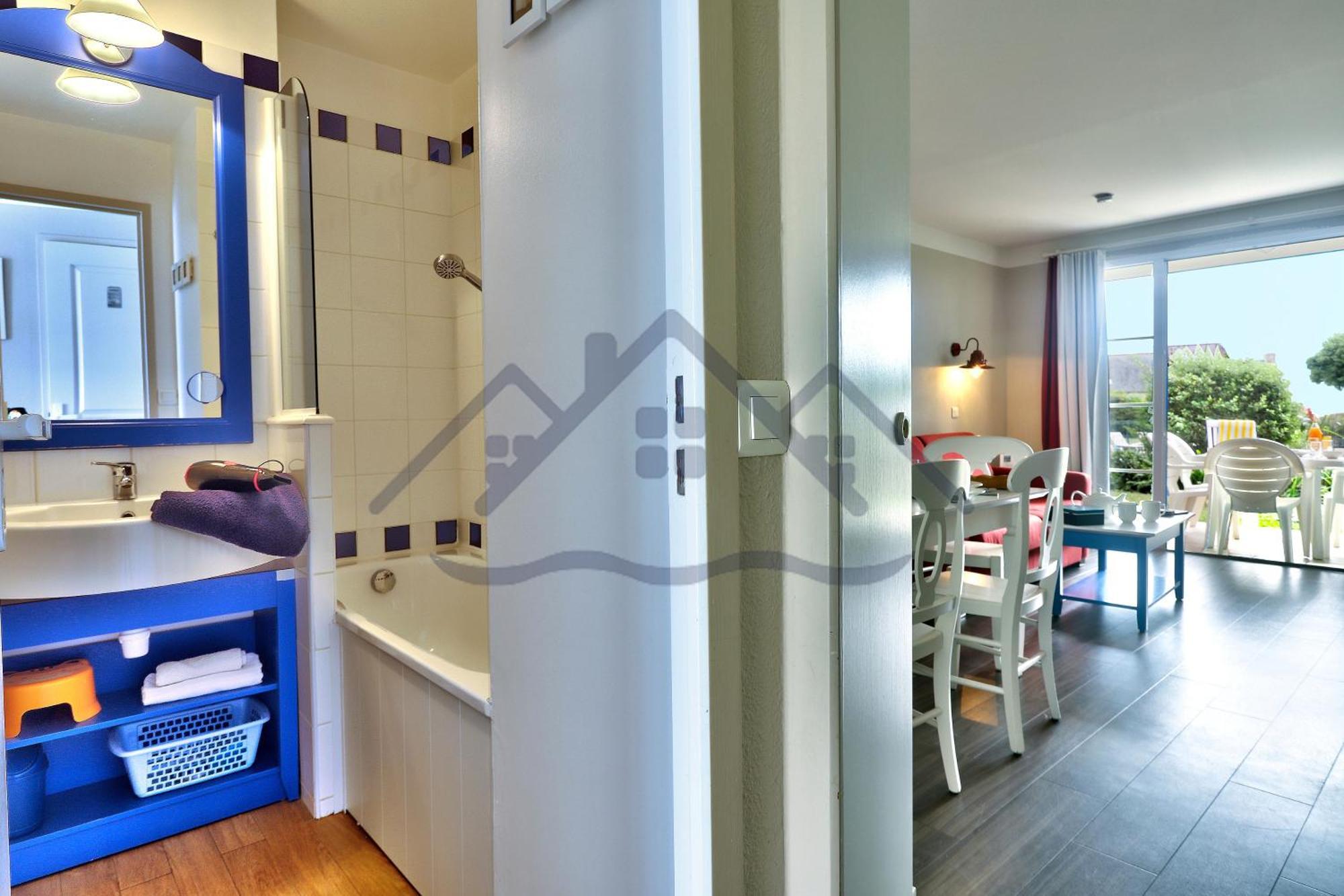 Localise - A06 - Entierement De Plain-Pied Avec Petite Vue Mer - Donnant Sur La Piscine Et Le Jardin - Wifi Inclus - Draps Inclus - Guilvinec Extérieur photo