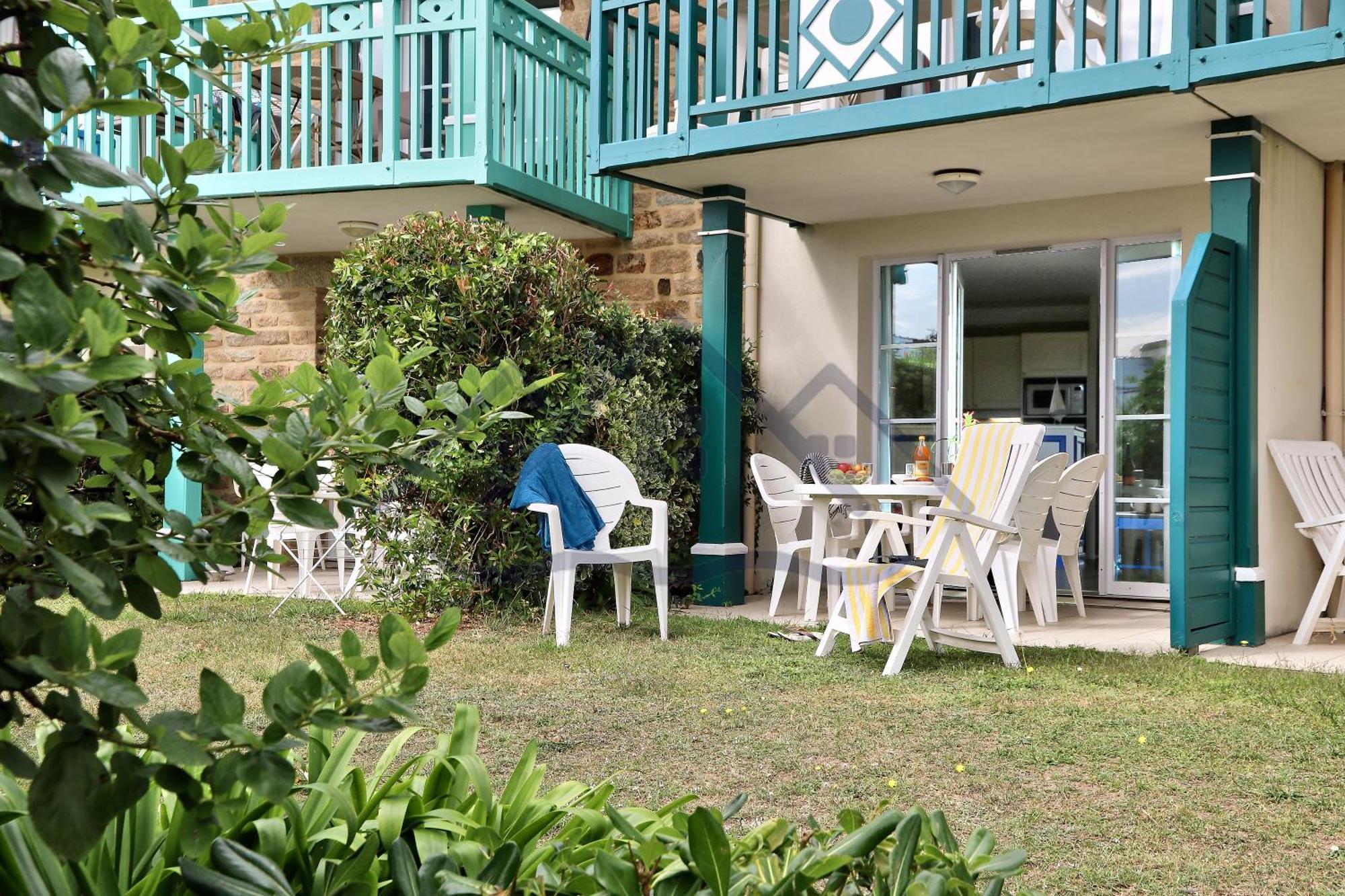 Localise - A06 - Entierement De Plain-Pied Avec Petite Vue Mer - Donnant Sur La Piscine Et Le Jardin - Wifi Inclus - Draps Inclus - Guilvinec Extérieur photo